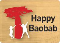 Baum in rot, links und rechts vom Stamm tanzende Figuren in weiß, rechts daneben Happy Baobab in zwei Zeilen