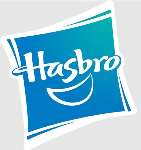 2009, Farbverlaufende Raute von lilablau links unten nach grün recht oben, versetzt gegen zweite nur minimal sichtbare Raute ohne Rand, darin Hasbro mit Lachmund, Ableitung von  HAS001, ab 2009
