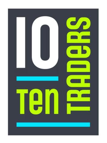 Rechteck schwarz, darin 10 blau unterstrichen darunter Ten in grün, rechts von beiden vertikal TRADeRS grün, unter Ten und TRADeRS blauer Querstrich